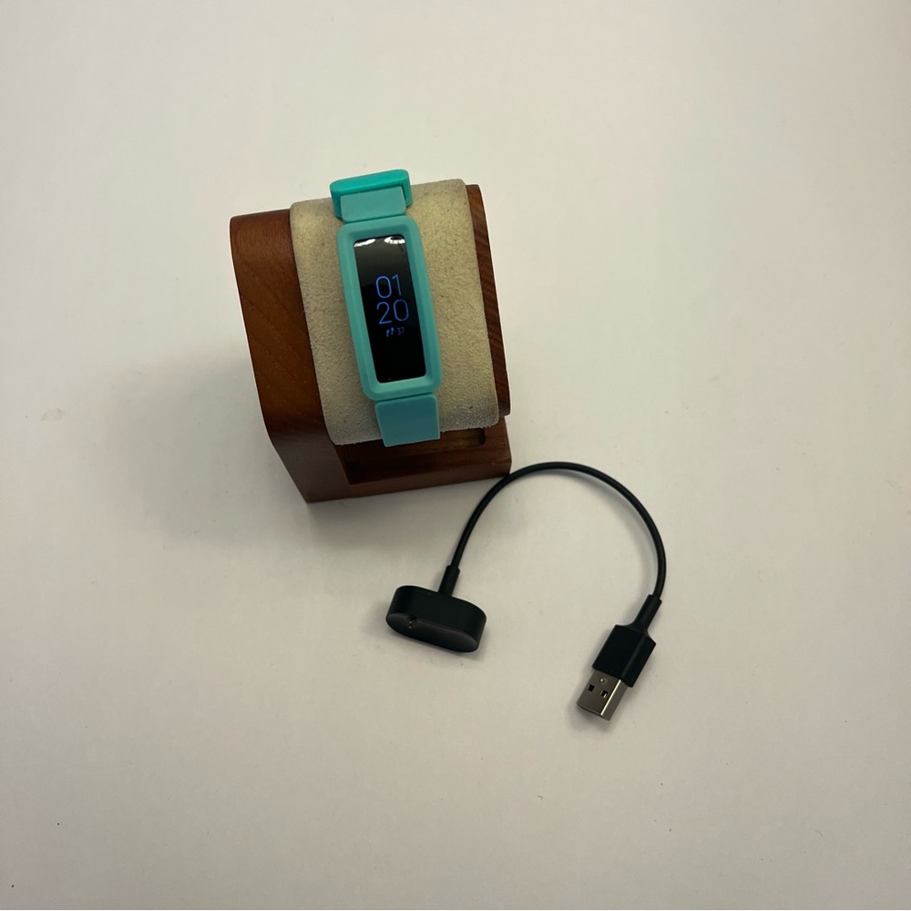 Fitbit Ace 2 (kids smartwatch, fitness tracker for kids, charger‎ included)